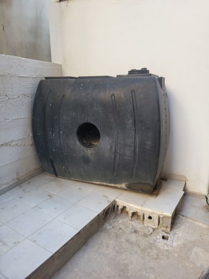 Oil tank used 1600 L from 1985 with some oil left