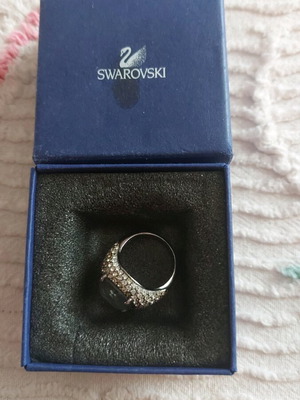 Swarovski women's ring silver like new, size 6-7
