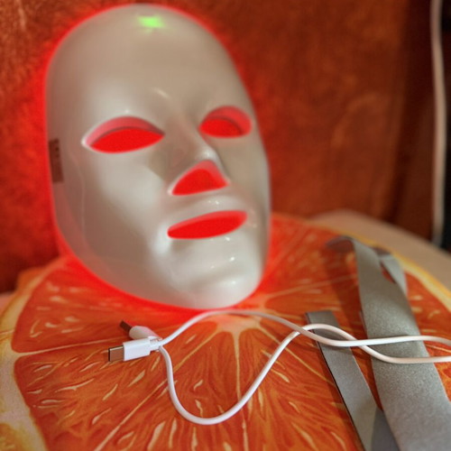 LED Facial Mask like new, skincare at home