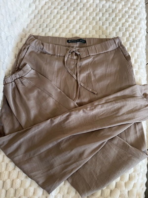 Stradivarius brown pants like new, airy fabric