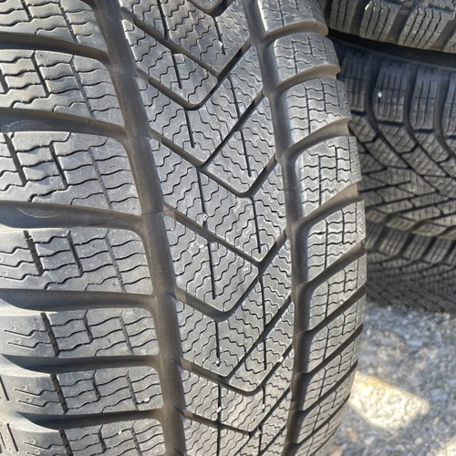 Original Monterey rims like new for Volkswagen B8 with Pirelli tires