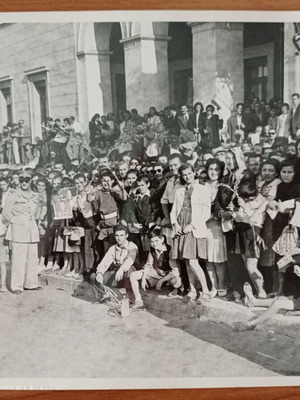 Historical photo of Georgios II reception gathering, Civil War period