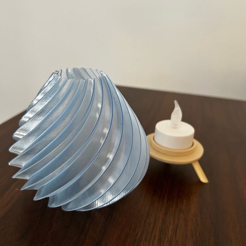 Plastic lamp like new with LED candle