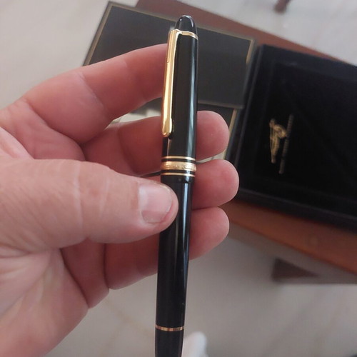 Montblanc Chopin fountain pen like new with gold nib
