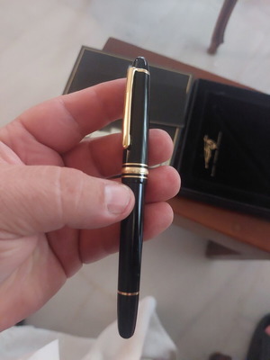 Montblanc Chopin fountain pen like new with gold nib