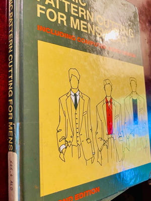 Metric pattern cutting for menswear second edition used