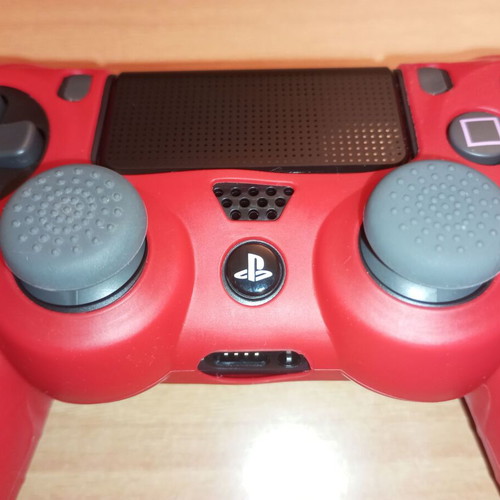 Sony DualShock 4 V2 Wireless Controller with Trust GXT Red Case new