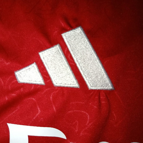 Arsenal 25/26 home kit like new, size small, official replica
