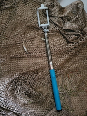 Selfie stick used with cable and button, length 43-107 cm