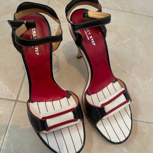 Women's sandal with high heel like new, size 38