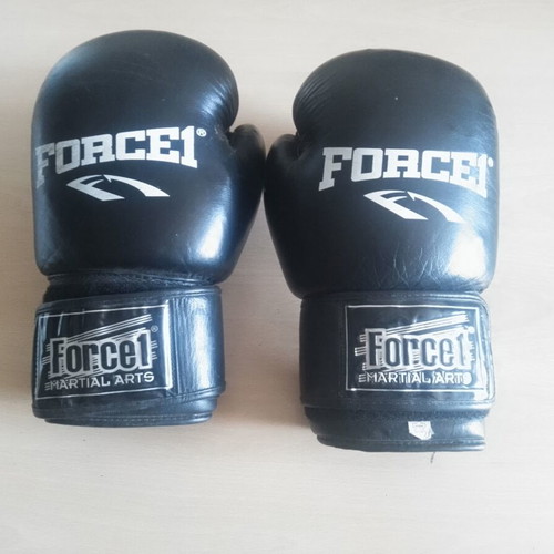 Force 1 leather boxing gloves 16 oz used with small hole