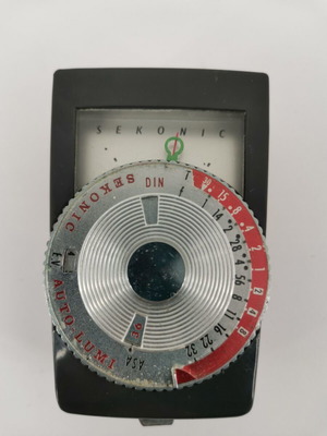 Seconic Auto Lumi light meter used