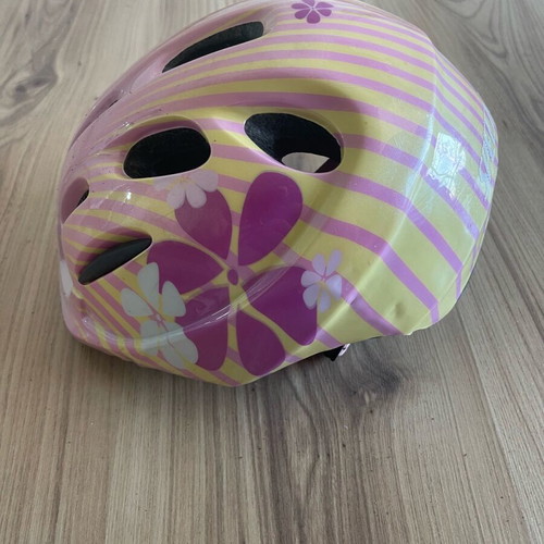 Specialized Kids Bicycle Helmet used, head circumference 45-47 cm