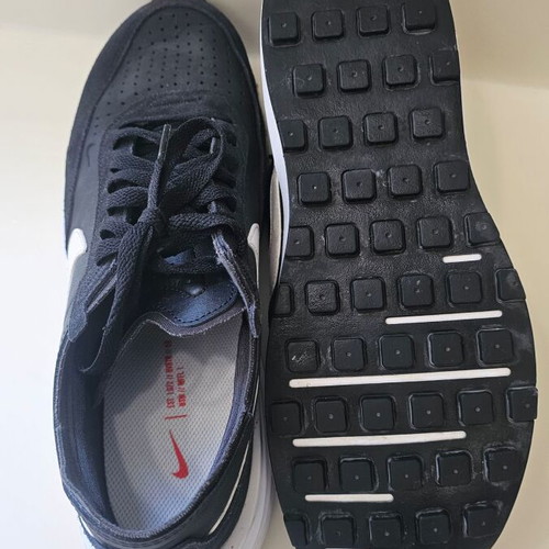 Nike Waffle One 44.5 leather sneakers like new, black and white