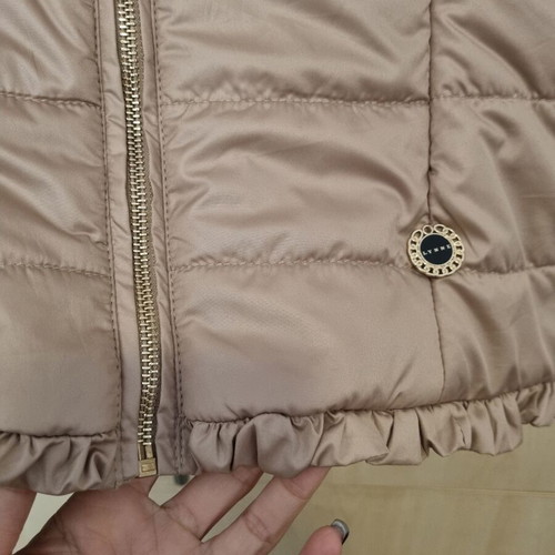 Lynne sleeveless vest like new, size 40, beige