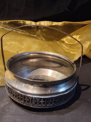 Metal container type fruit bowl used with stamp