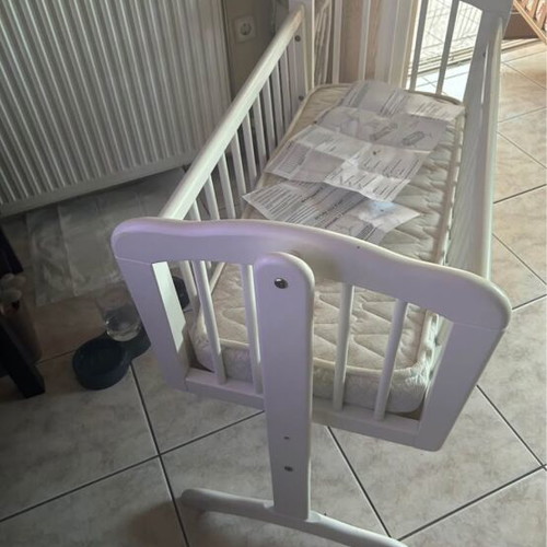 Cradle like new with mattress
