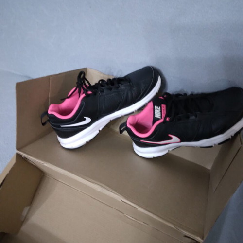 Nike women's athletic shoes like new, size 38.5, black