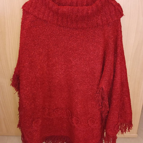 Step Forward red winter poncho one size like new with fringes