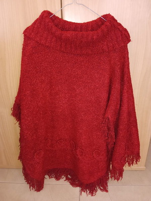 Step Forward red winter poncho one size like new with fringes