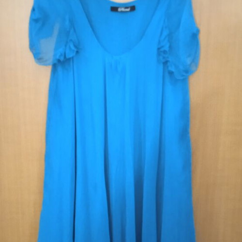 Dress turquoise, like new, medium to large size, airy with puff sleeves