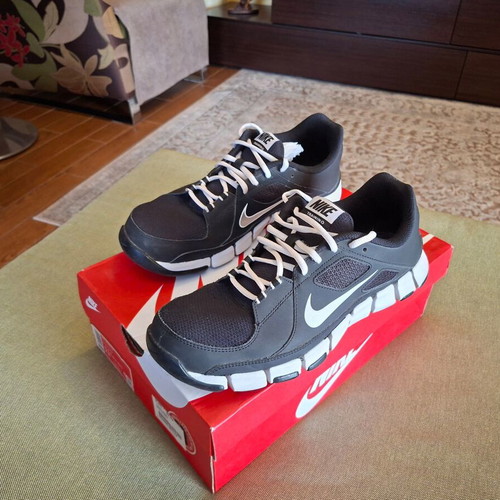 Nike T-Lite XI training shoes black white size 45
