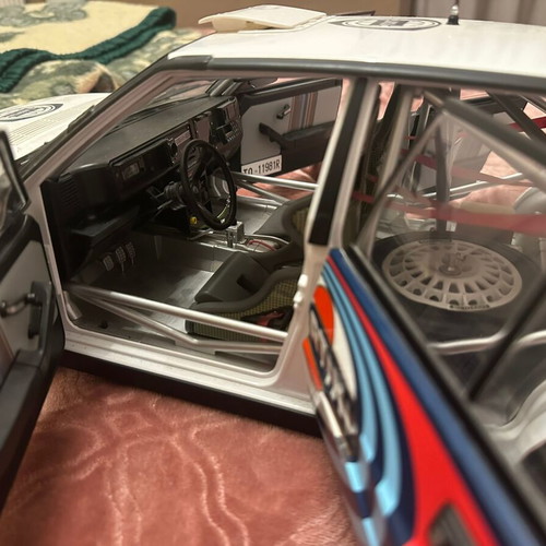 Lancia Delta Integrale Martini Racing 1:8 Hachette collectible like new