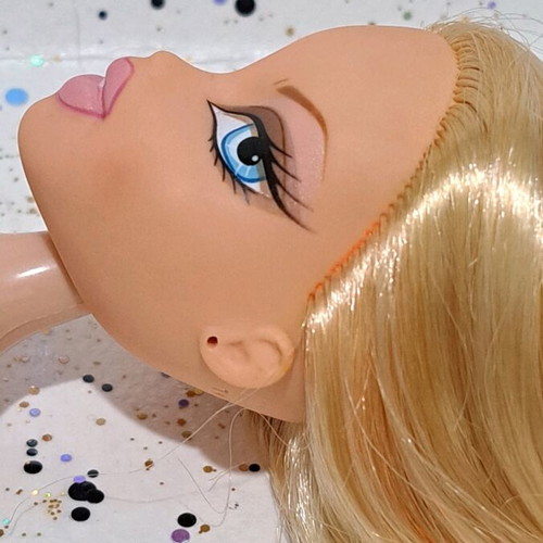 Bratz The Fashion Show Cloe nude used with flaws