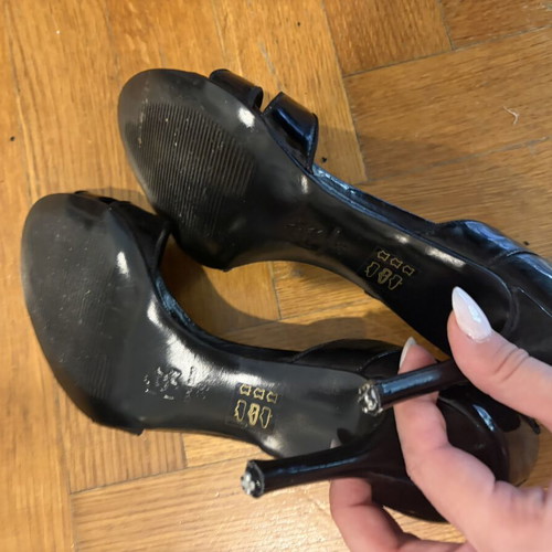 Maxime black sandals size 39 used with short heel
