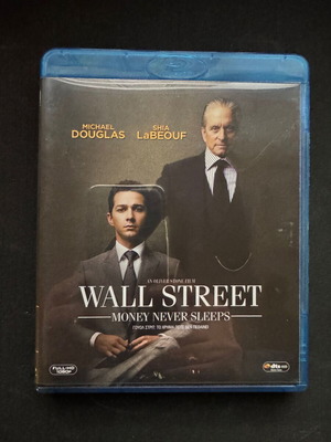 Wall Street: Money Never Sleeps Blu-Ray like new with subtitles