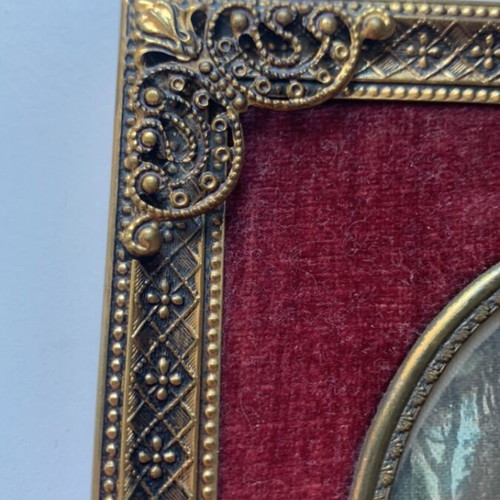 Metal frame with velvet used, romantic fabric print 1950