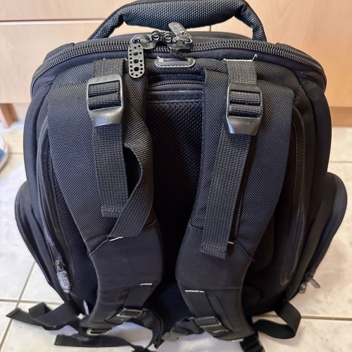 UDG Creator bag used with waterproof cover and large capacity