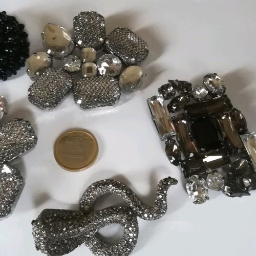 Lapel pins used, set of 4 pieces