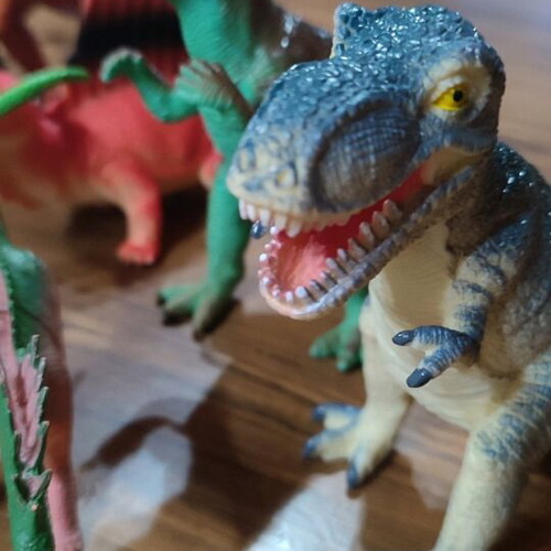Dinosaur Figures set of 15 like new, plastic