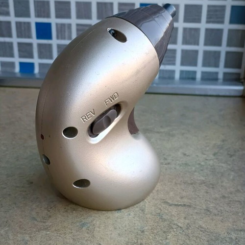 Skil cordless screwdriver used with original charger