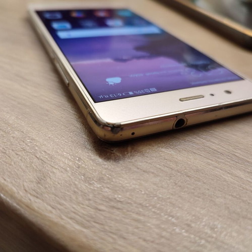 Huawei P9 lite used, 3GB RAM, 16GB storage, Android phone
