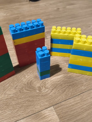 Set of 32 building blocks