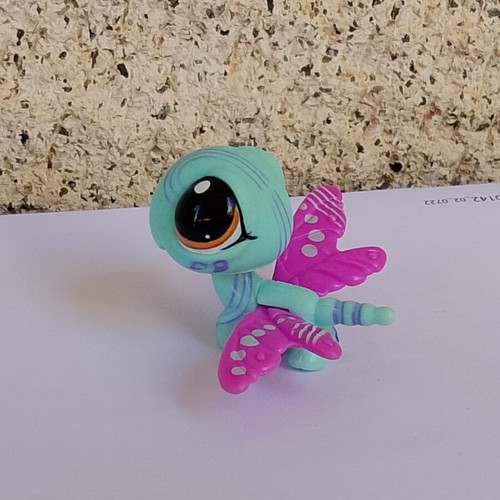 Littlest Pet Shop figure like new by Hasbro