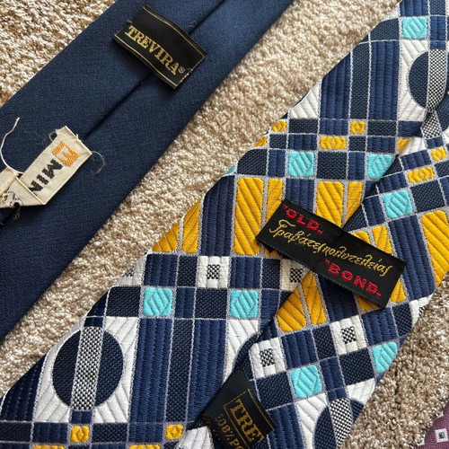 Set of 5 Manetti and other brand ties like new, multicolored