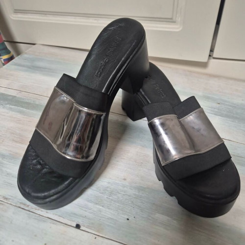 Fratelli Petridi mules size 39 like new, black and silver, 7 cm heel