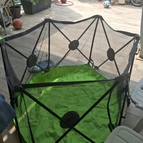 Lionelo baby park used with carrying case