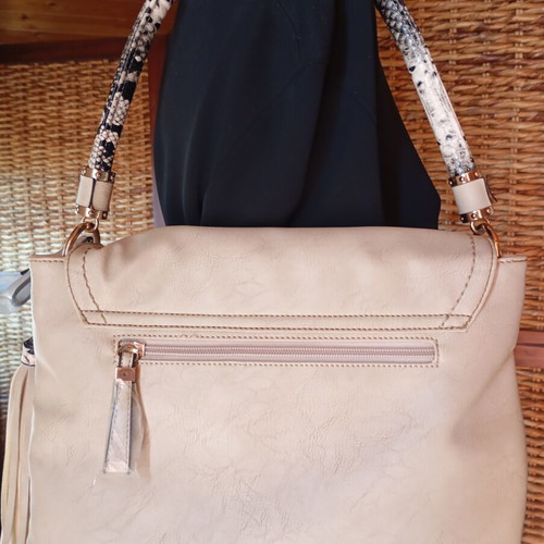 Carpisa Shoulder Bag like new with floral fabric pouch gift, beige
