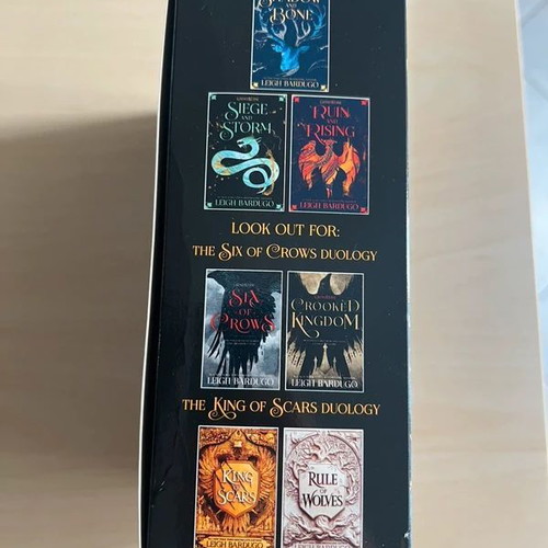 Shadow and Bone Trilogy used Greek edition by Leigh Bardugo