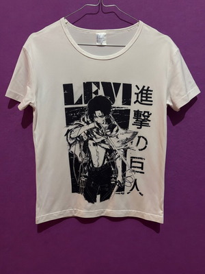 Levi Ackerman Attack on Titan T-shirt like new, size S