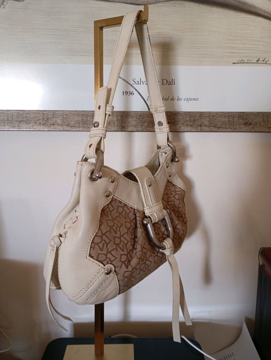 DKNY vintage shoulder bag used, white… - € 76,00 - Vendora.cy