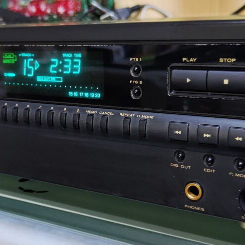 Marantz CD-52 SE CD player used with original remote