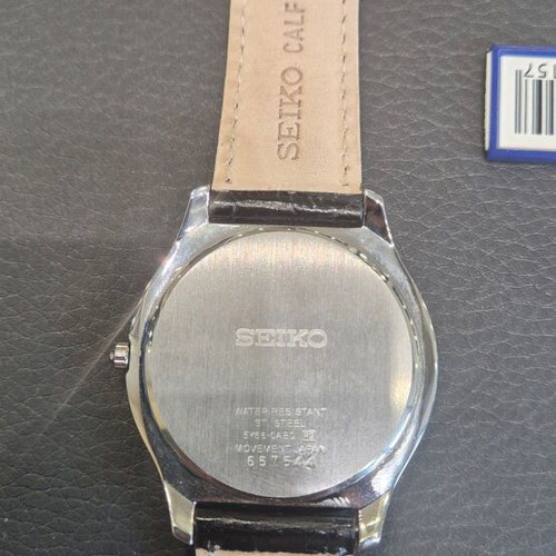 Seiko men's wristwatch new with leather strap and battery