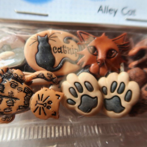 Buttons with cat designs, pack of 9, new
