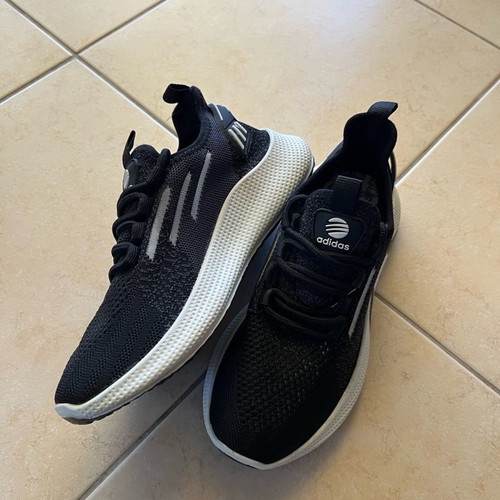Adidas athletic shoes new, black, size 39