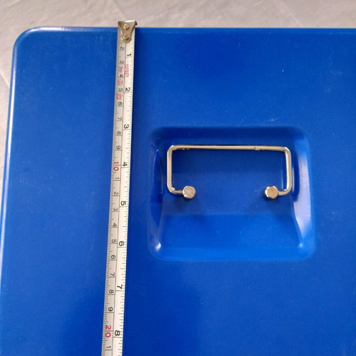 Metal box like new with lock ideal for cash register